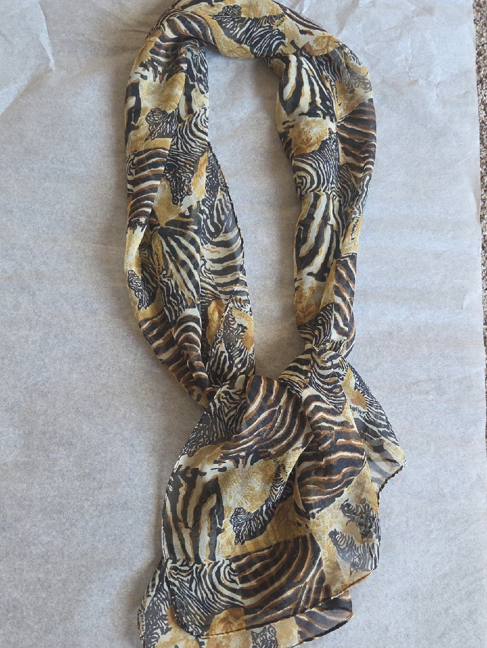 💞 Beautiful lightweight polyester scarf💞